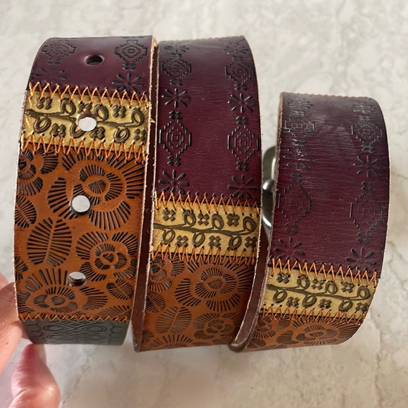 Fossil Embossed Leather Belt - Picture 2 of 4